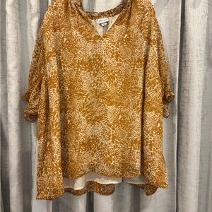 Ava & Viv Gold Sleeve Boxy Blouse